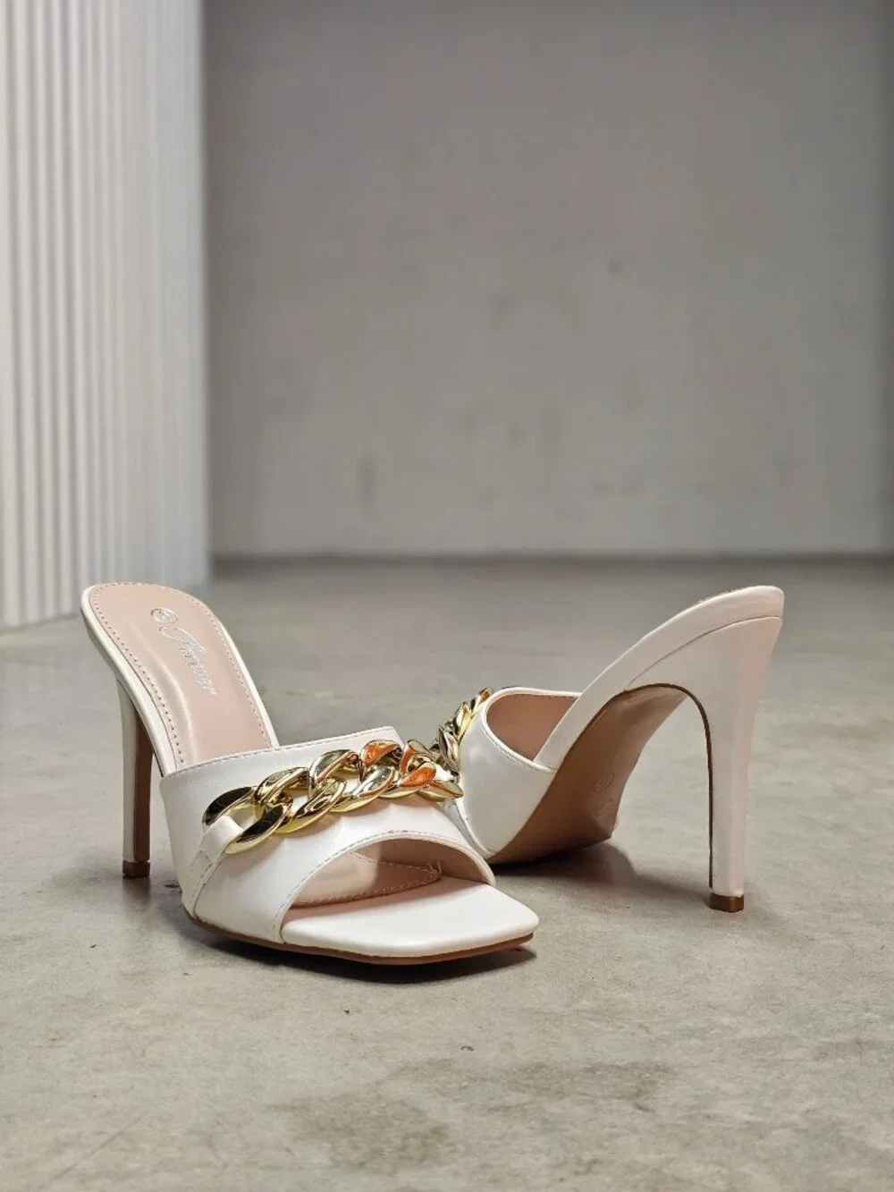 White High-Heel Mules With Gold Chain Accent - Forever Brand - Chic Open-Toe Des